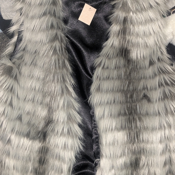 Kristen Blake Silver Faux Fur Jacket - Picture 2 of 9
